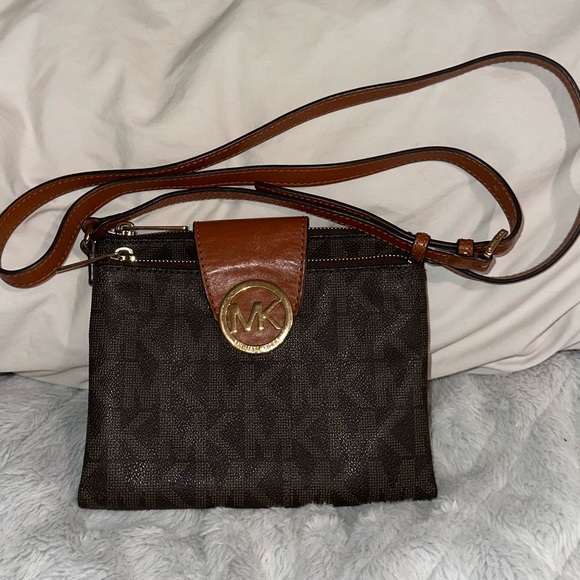 Michael Kors Fulton Monogramed Cross Body Purse - Picture 2 of 11